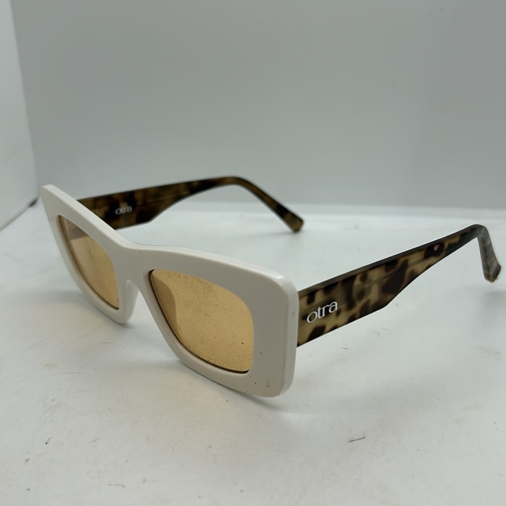 Otra Zoe Sunglasses Frames Case. Nwot View 2